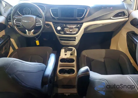 2020 Chrysler Voyager Lx z USA, uszkodzony, nr VIN 2C4RC1CG1LR128447